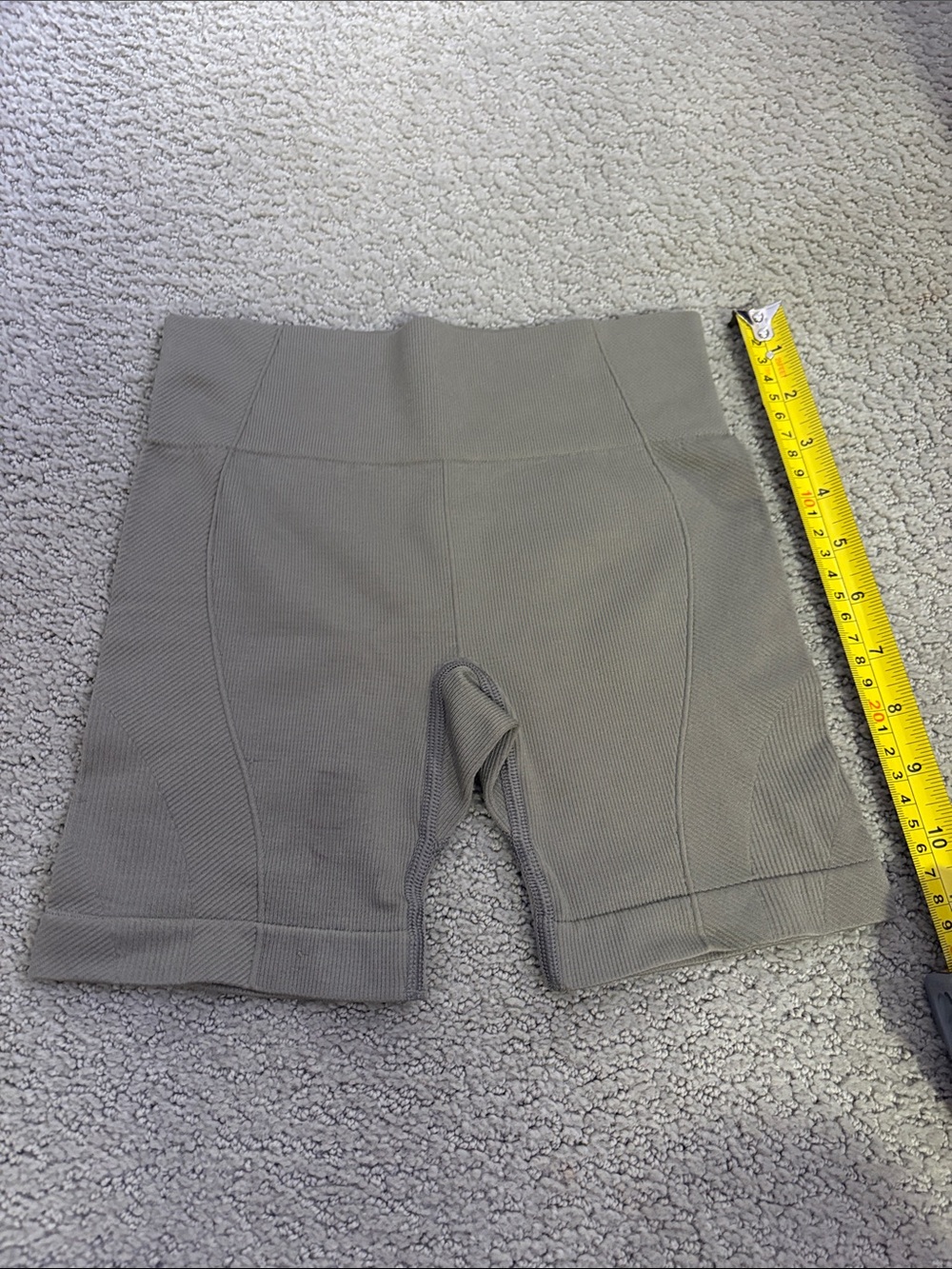Girls All in Motion High-Waist Ribbed Seamless Biker Shorts - Taupe, size 6-7